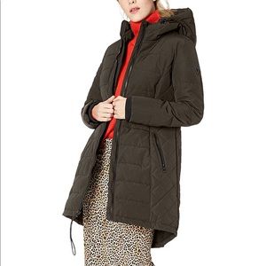 Guess Winter Puffer Jacket / Coat